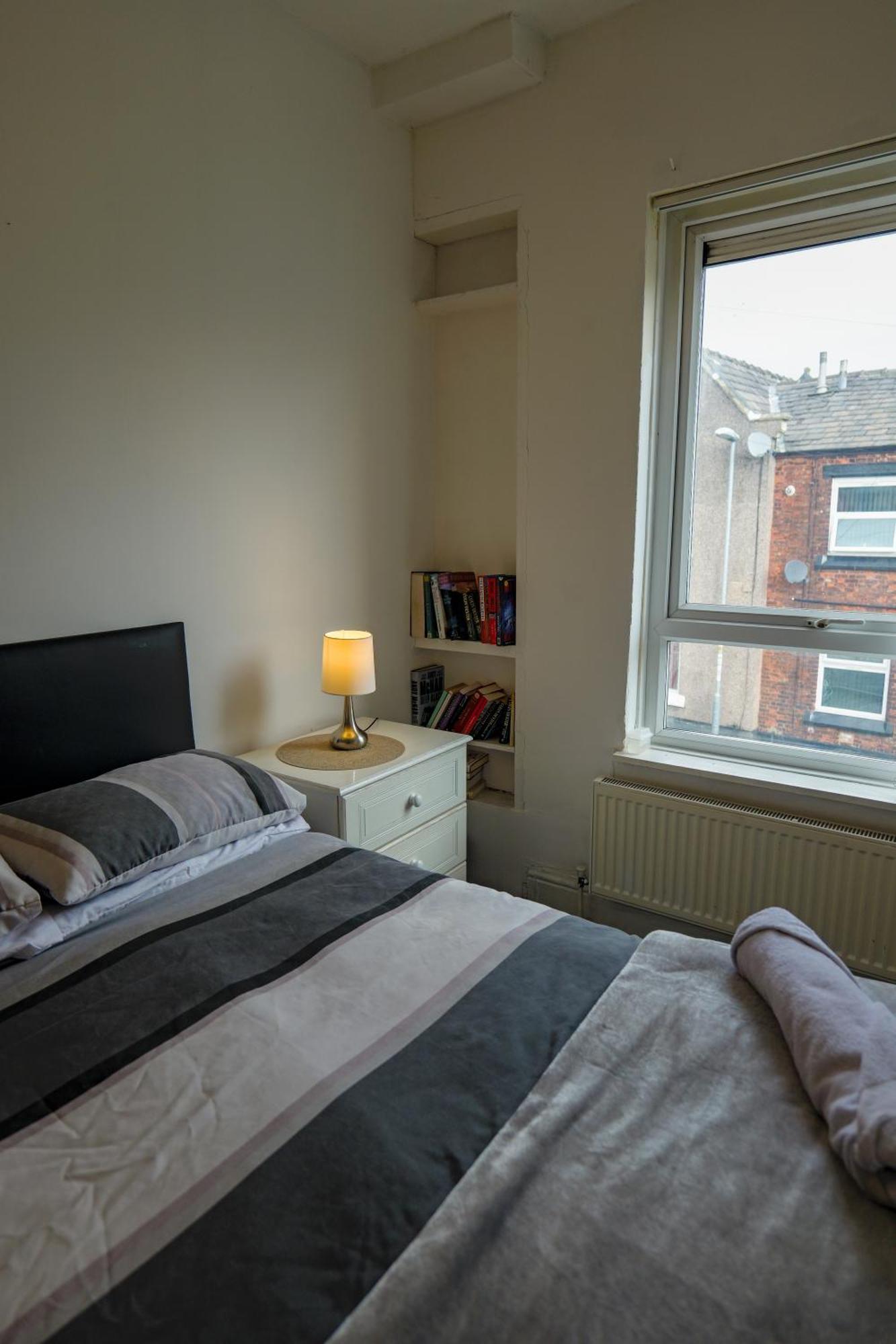 Rochdale 3 Bedroom House 2 Bath With Free Parking Sleeps 7 Εξωτερικό φωτογραφία