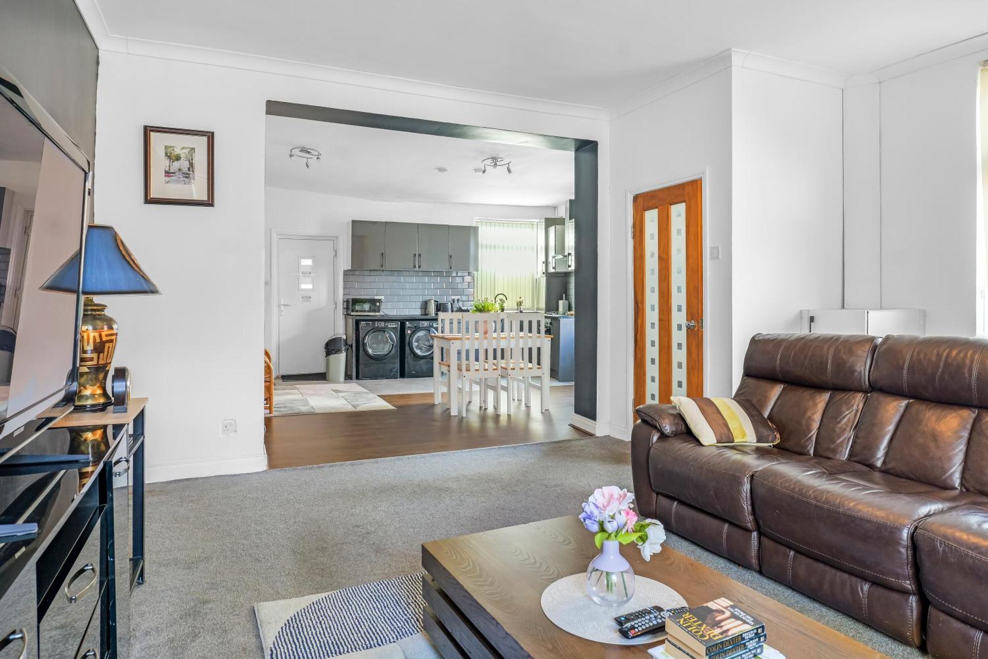 Rochdale 3 Bedroom House 2 Bath With Free Parking Sleeps 7 Εξωτερικό φωτογραφία