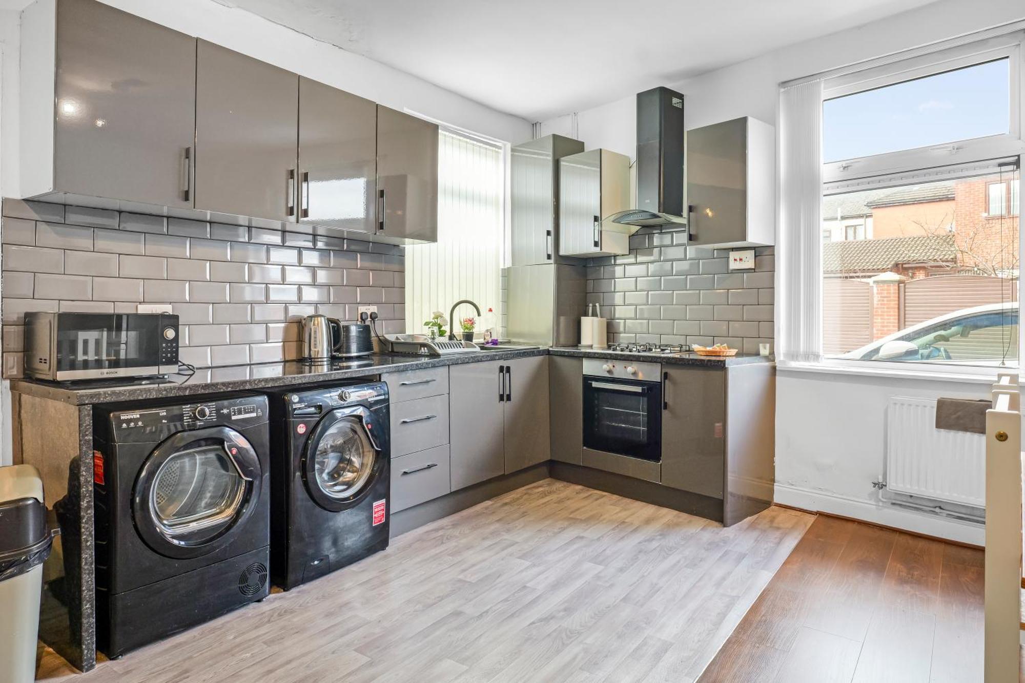 Rochdale 3 Bedroom House 2 Bath With Free Parking Sleeps 7 Εξωτερικό φωτογραφία