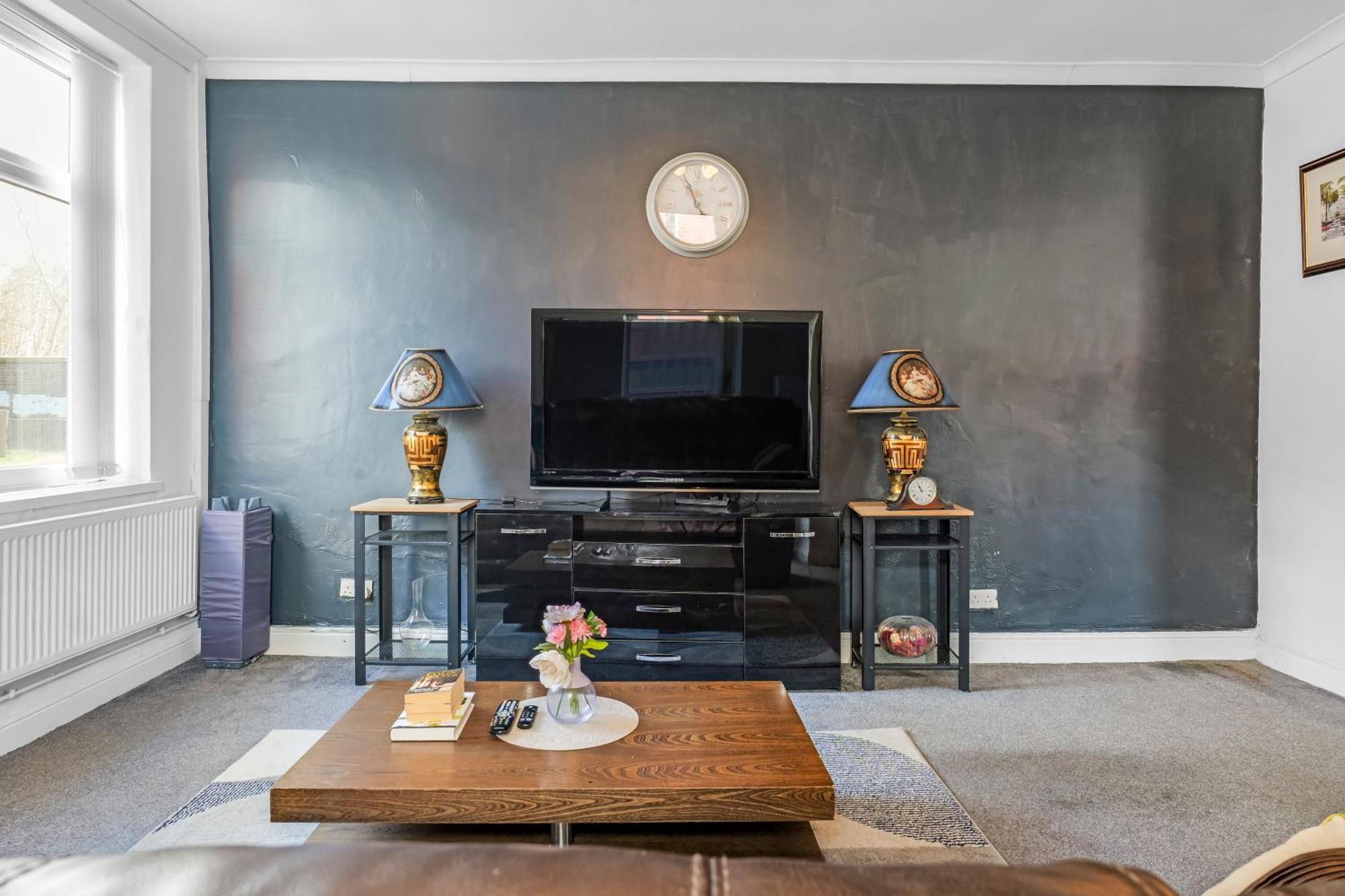 Rochdale 3 Bedroom House 2 Bath With Free Parking Sleeps 7 Εξωτερικό φωτογραφία