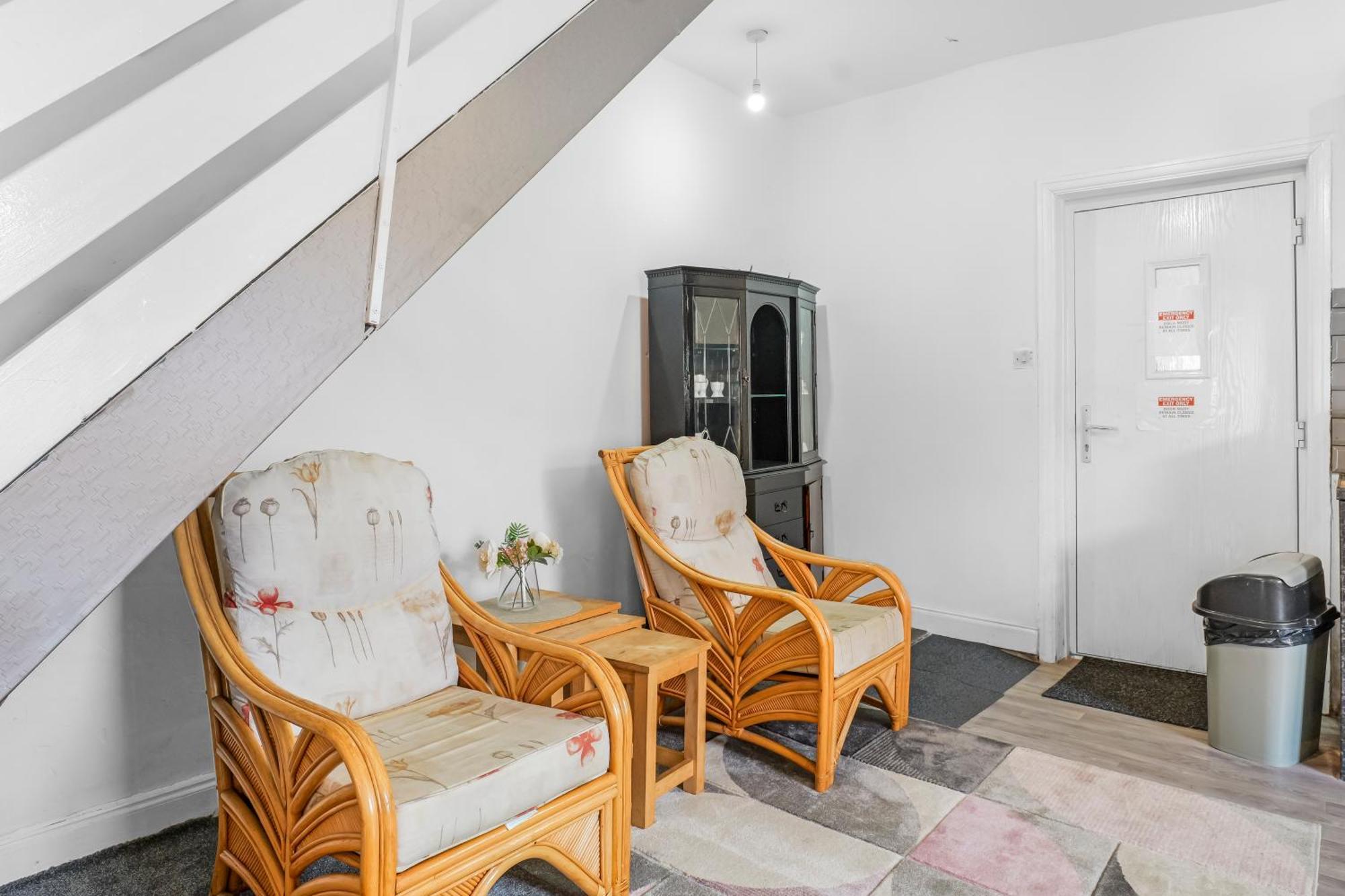 Rochdale 3 Bedroom House 2 Bath With Free Parking Sleeps 7 Εξωτερικό φωτογραφία