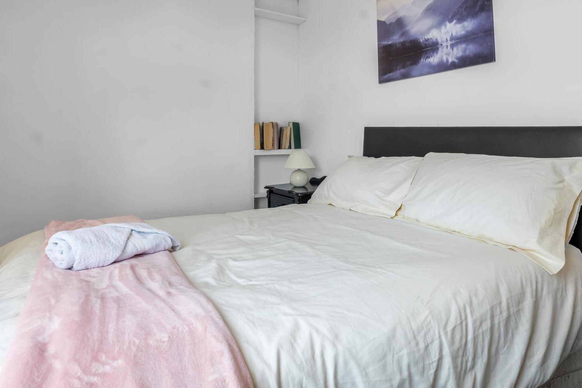 Rochdale 3 Bedroom House 2 Bath With Free Parking Sleeps 7 Εξωτερικό φωτογραφία